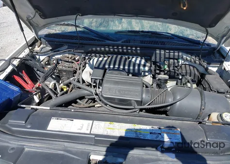 2001 Lincoln Navigator z USA, uszkodzony, nr VIN 5LMFU28R31LJ24737